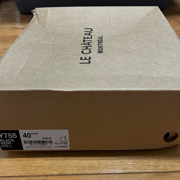 Le Chateau Leather Boots - Picture 8 of 8